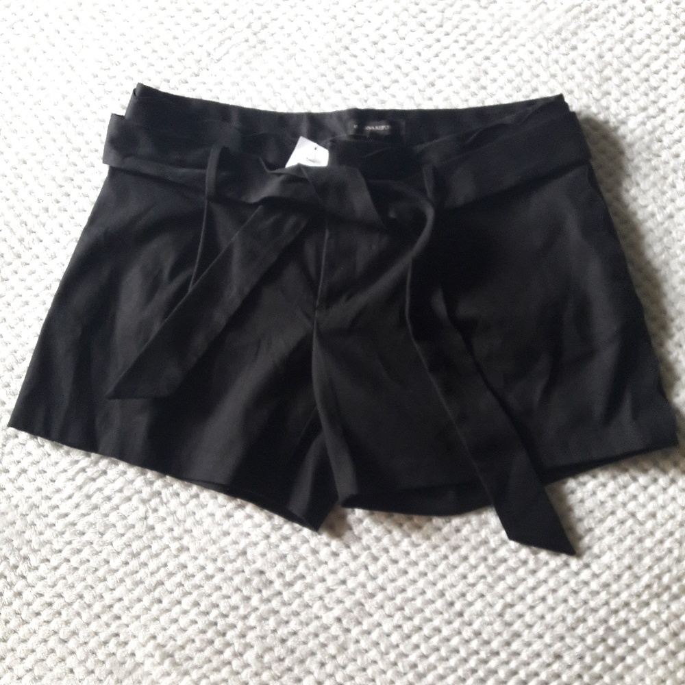 NWT Women's Banana Republic Scallop Shorts Sz 10